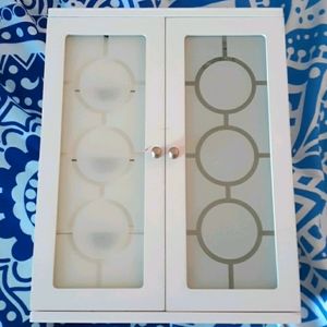 White jewelry box feel free to ask questions